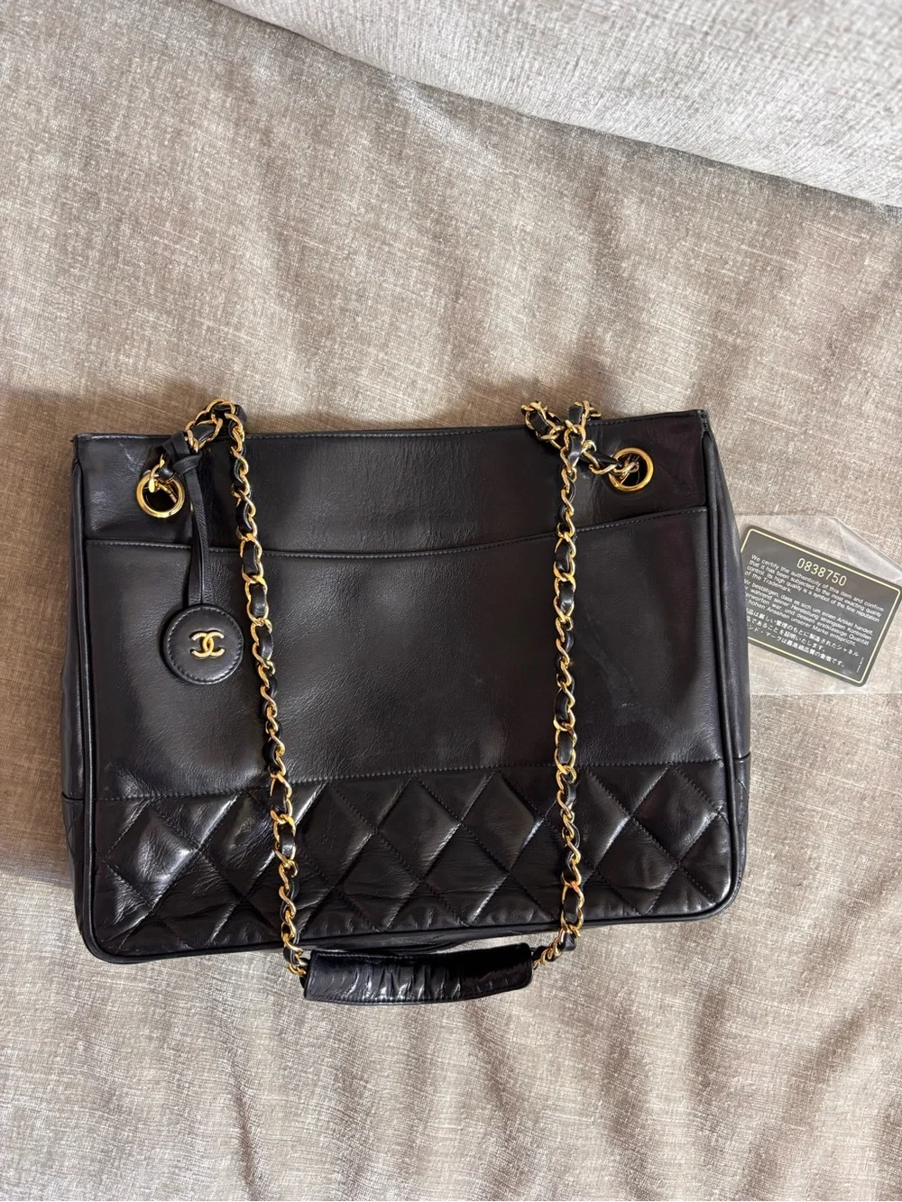 CHANEL perfect weekday